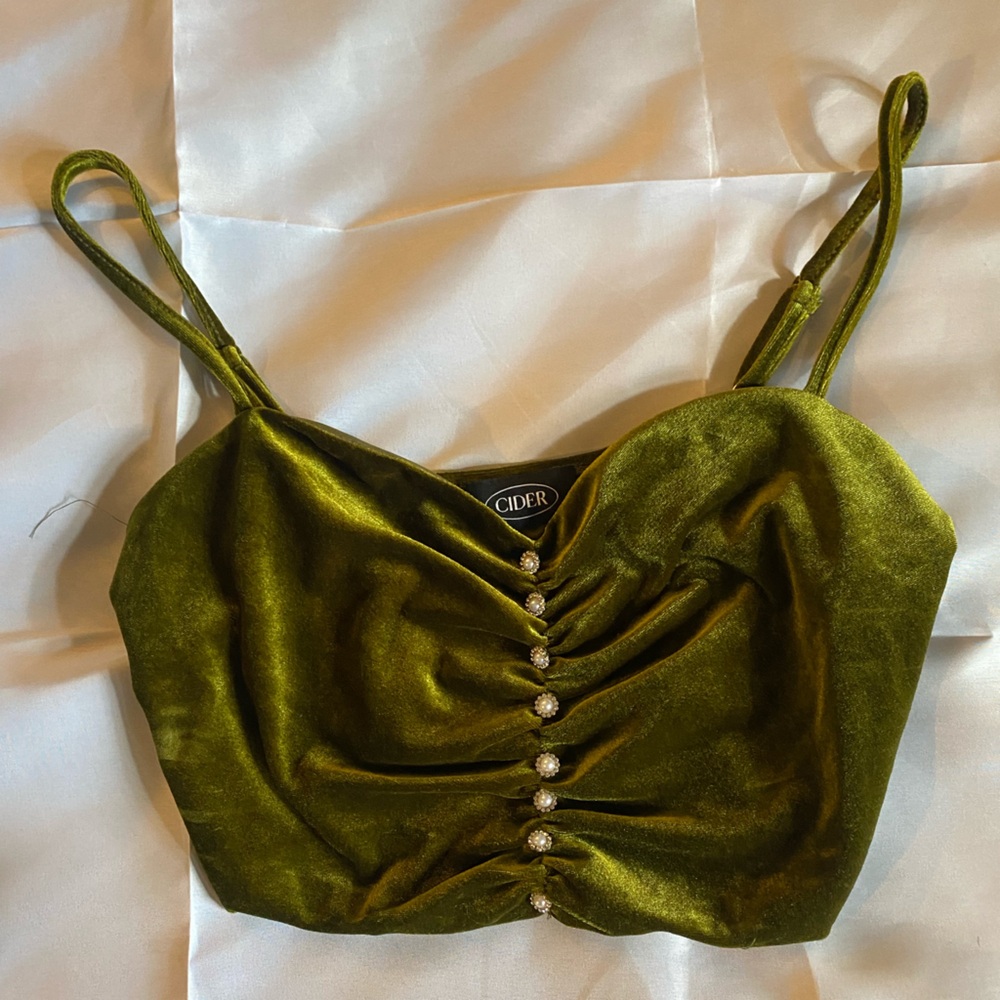 Cider olive crop top